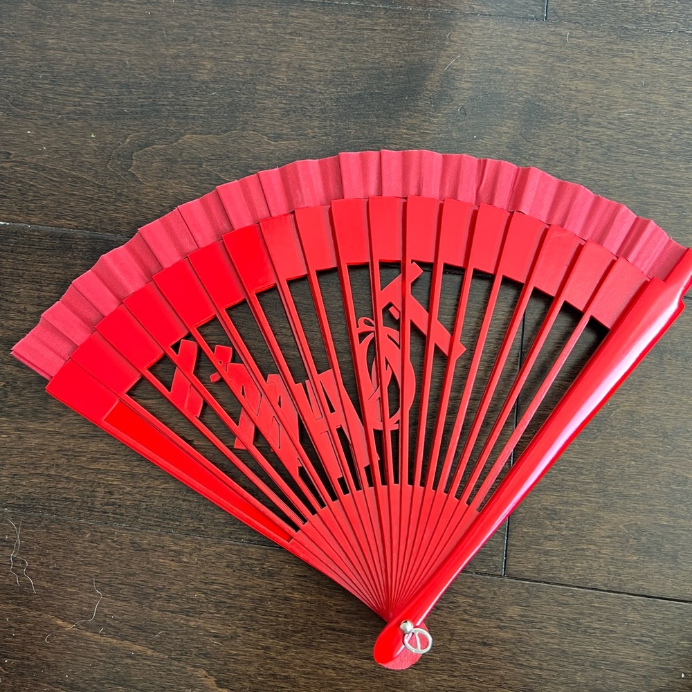 Oliver Bernoux - Bergdorf Goodman I’M HOT Fan. NWT NEVER USED - Picture 5 of 6